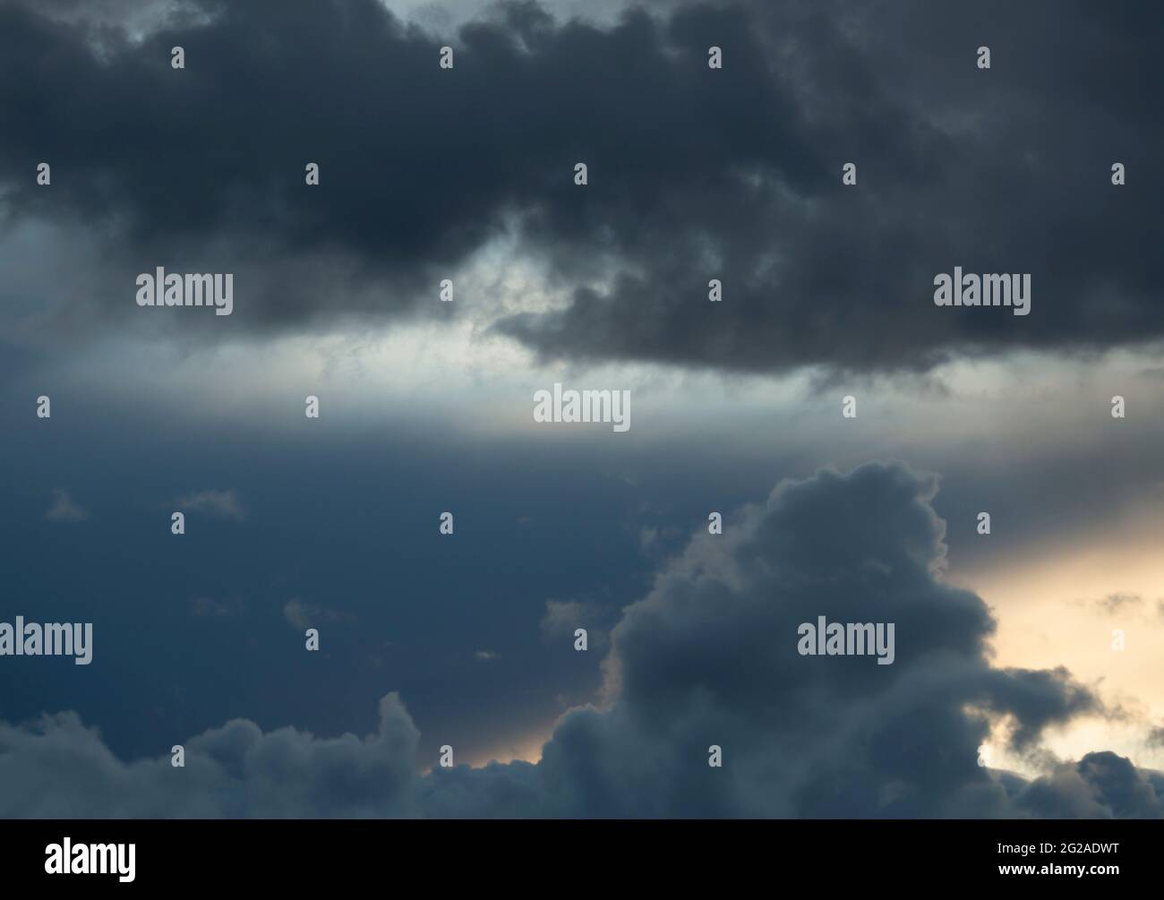 Moody Foto von Regenwolken Stockfoto