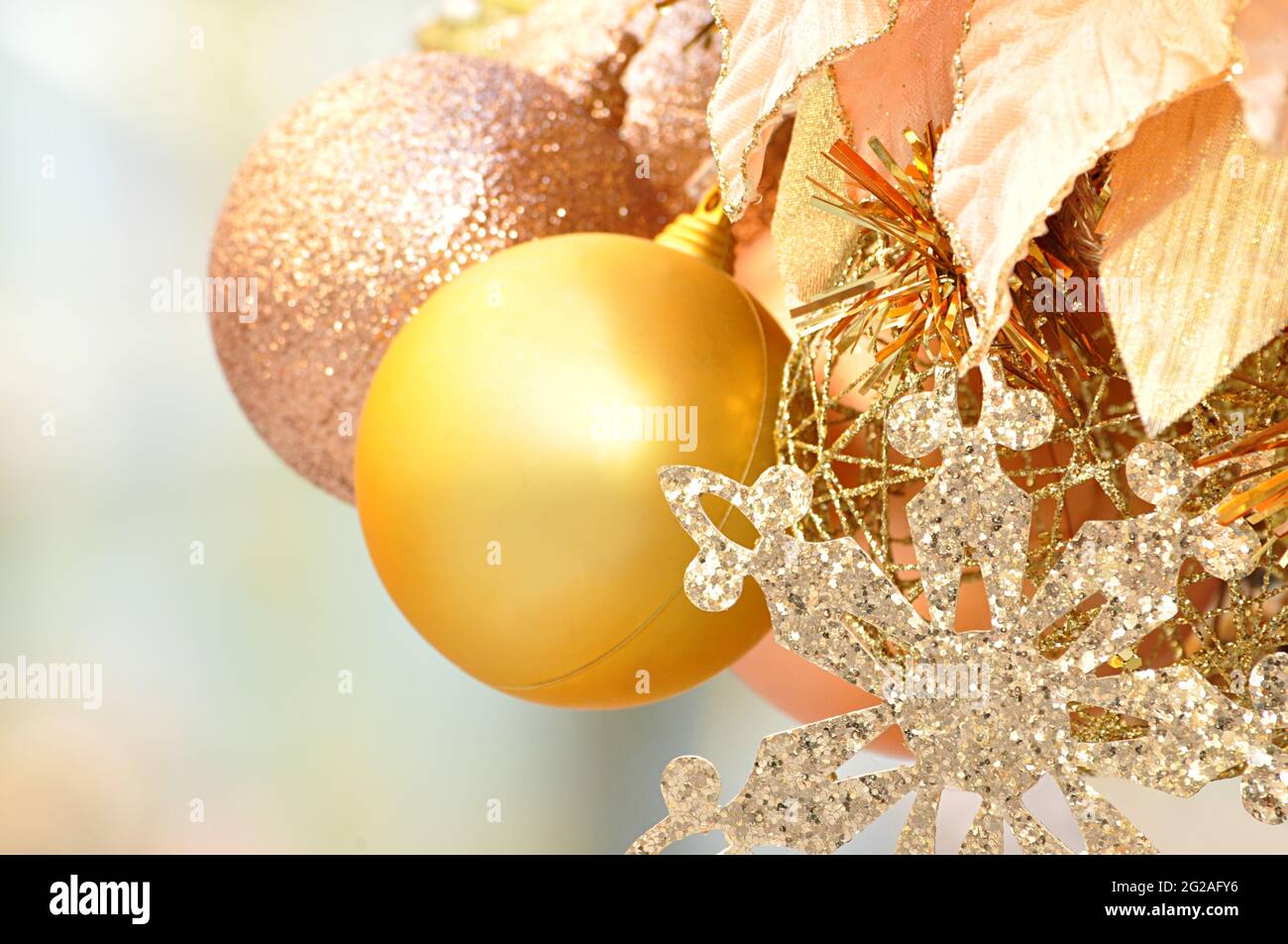 Glänzendes weihnachtsschmuck Stockfoto