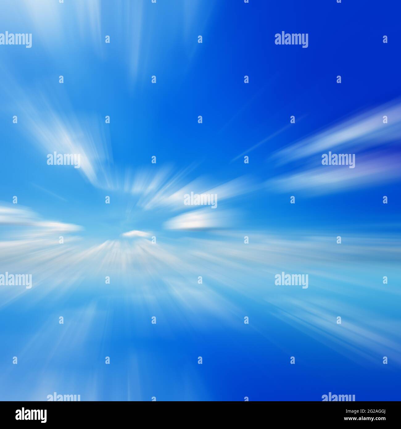 Blauer Himmel abstrakter Hintergrund mit schnellen Bewegungsunschärfe-Effekt Stockfoto