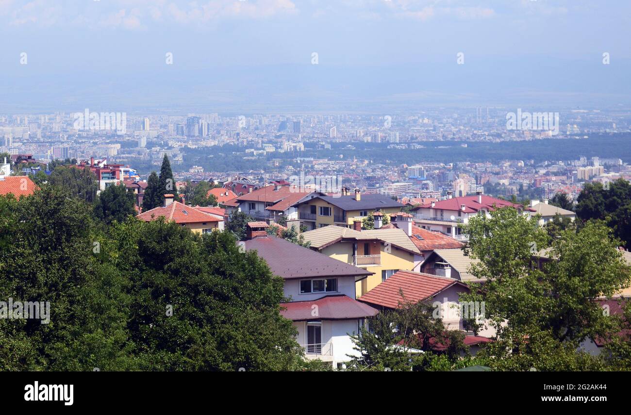 Blick auf Sofia von der Simeonovo Seilbahn aus gesehen. Stockfoto