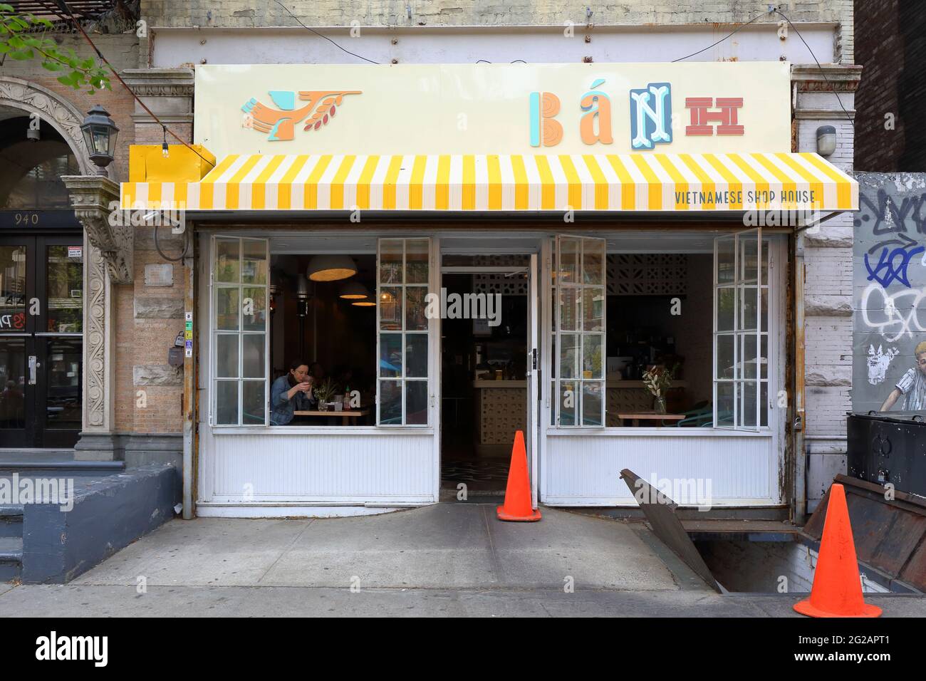 Bánh Vietnamese Shop House, 942 Amsterdam Ave, New York, NYC Schaufensterfoto eines vietnamesischen Restaurants im Manhattan Valley Stockfoto