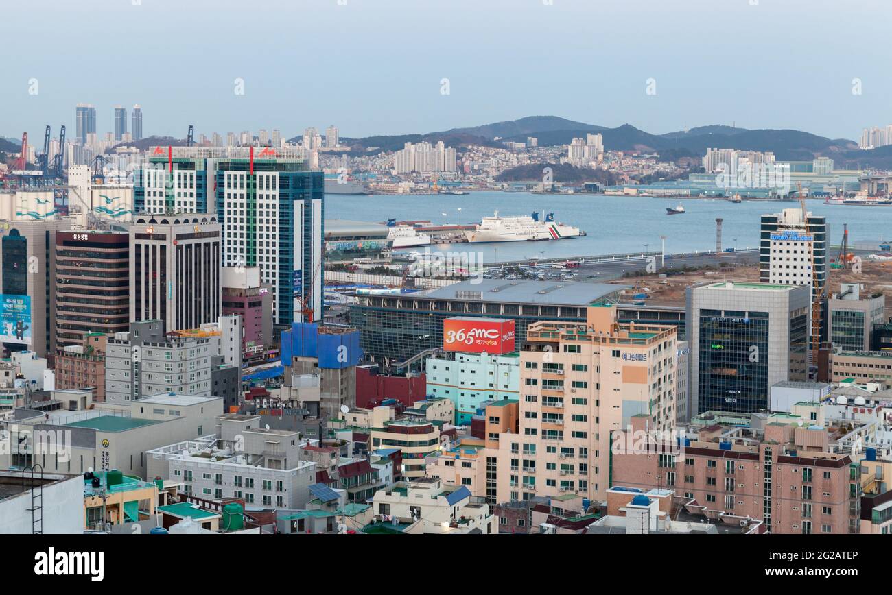 Busan, Südkorea - 13. März 2018: Stadtbild von Busan, Küstenansicht am Tag Stockfoto