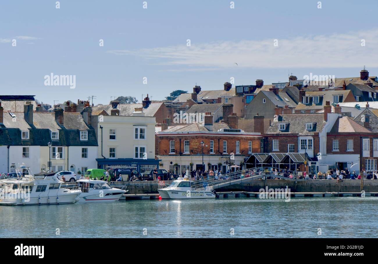 Geschäftiges Bankfest in Weymouth Stockfoto