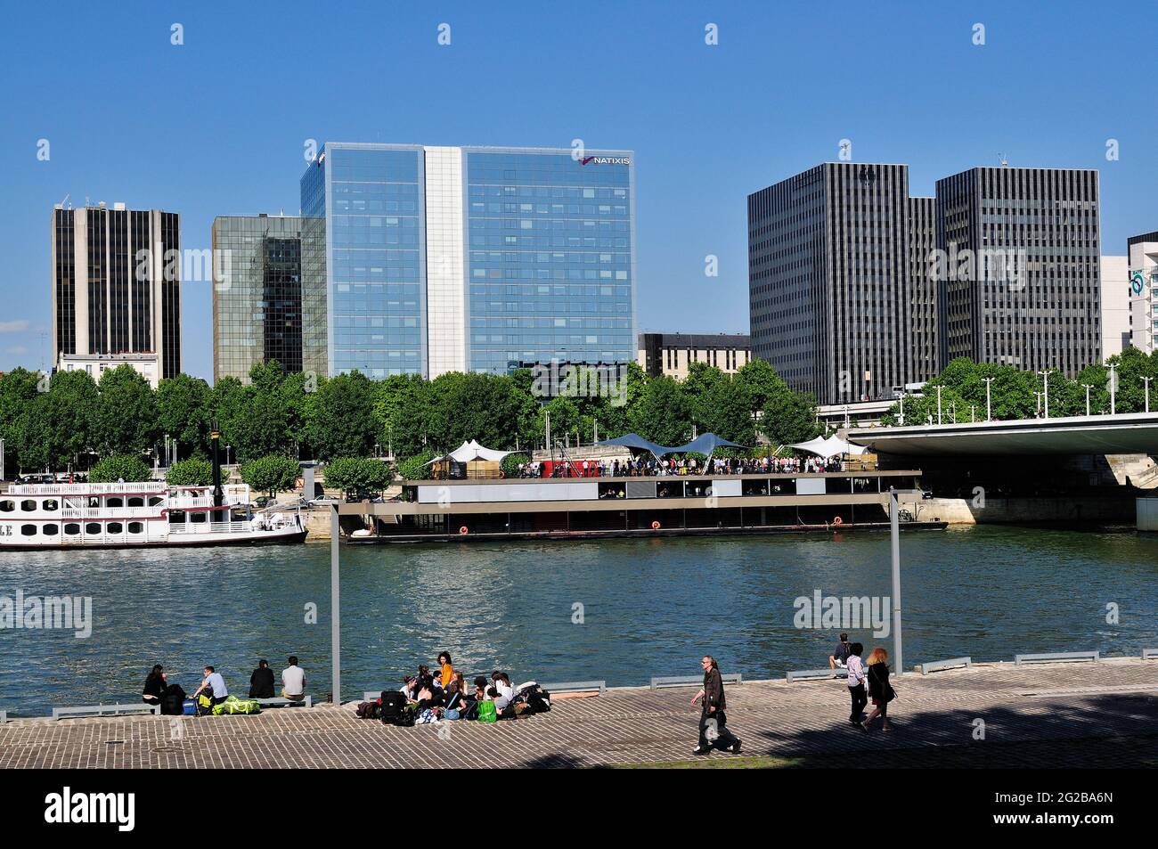 FRANKREICH, PARIS (75) 12. ARRONDISSEMENT, DIE KAIS DER SEINE, BEZIRK DES GARE DE LYON, SITZE VERSCHIEDENER FIRMEN Stockfoto