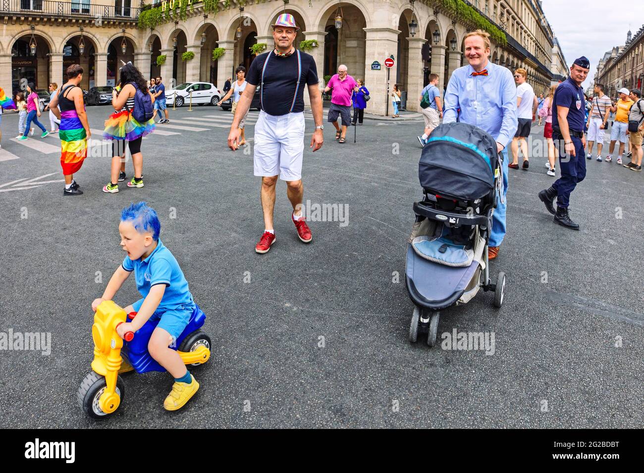 FRANKREICH. PARIS (75) 1ER ARR. MARCHE DES FIERTES LGBT-PARADE (GAY PRIDE) AUF DER RUE DE RIVOLI Stockfoto