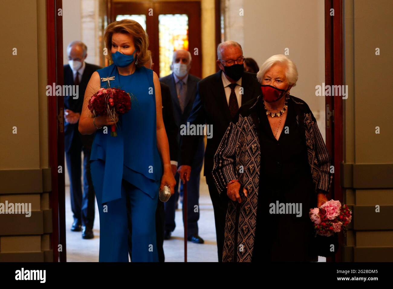 Königin Mathilde von Belgien und Königin Paola von Belgien kommen zu einem königlichen Besuch zum Abschlusskonzert des Queen Elisabeth Klavierwettbewerbs 2021 an Stockfoto