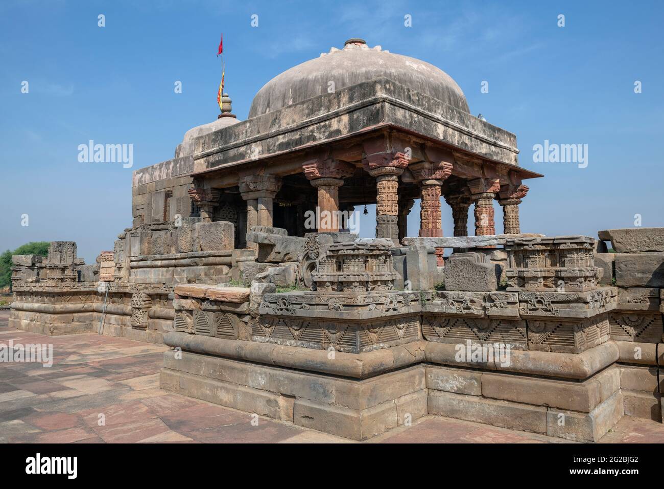 Der alte Harshat Mata Tempel ist ein Hindu-Tempel im Dorf Abhaneri von Rajasthan, im Nordwesten Indiens. Stockfoto