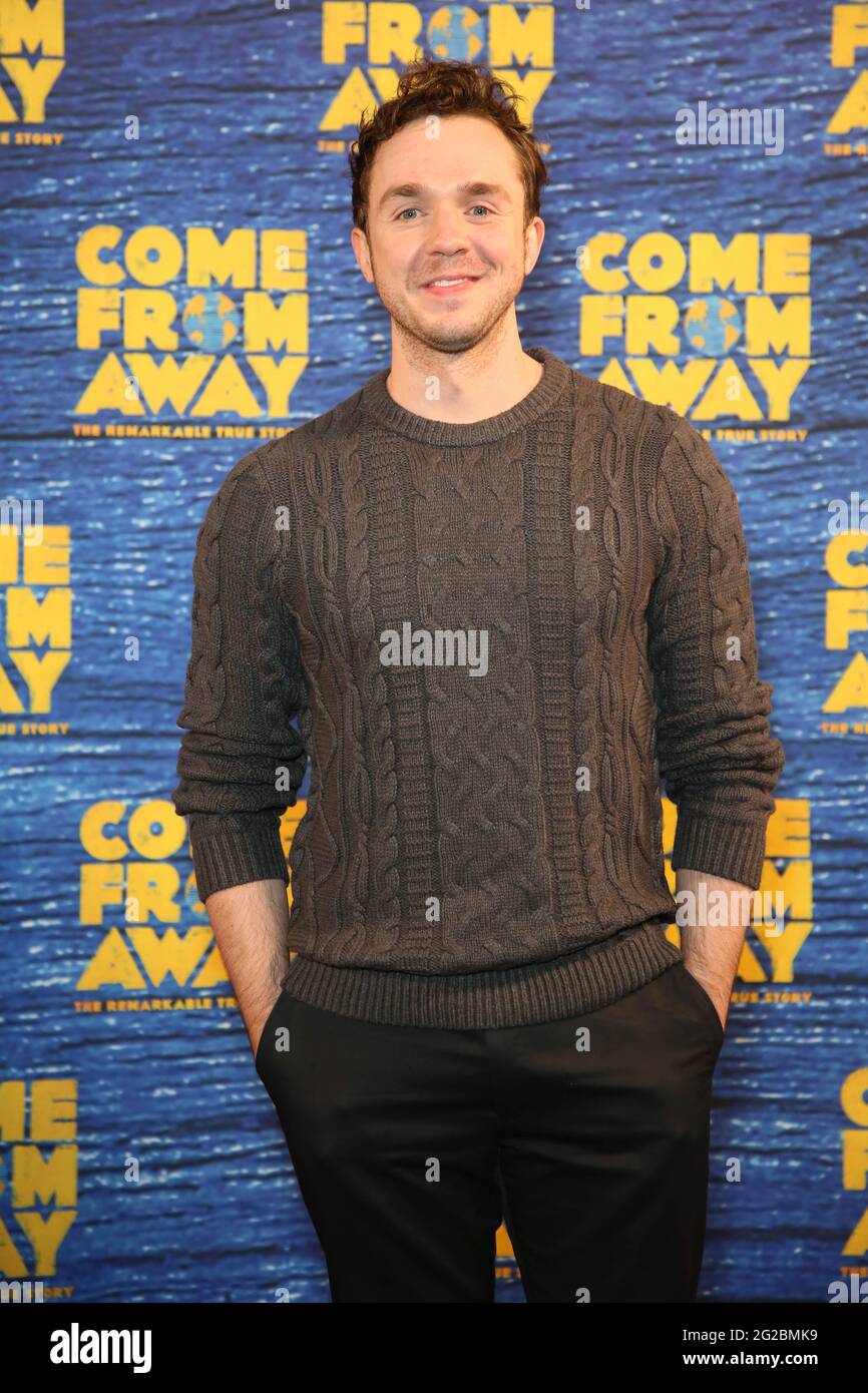 Sydney, Australien. Juni 2021. Prominente und VIPS besuchen die Sydney Premiere Eröffnungsnacht des Musicals kommen aus dem Weg ins Capitol Theatre, Campbell Street, Haymarket. Kredit: Richard Milnes/Alamy Live Nachrichten Stockfoto