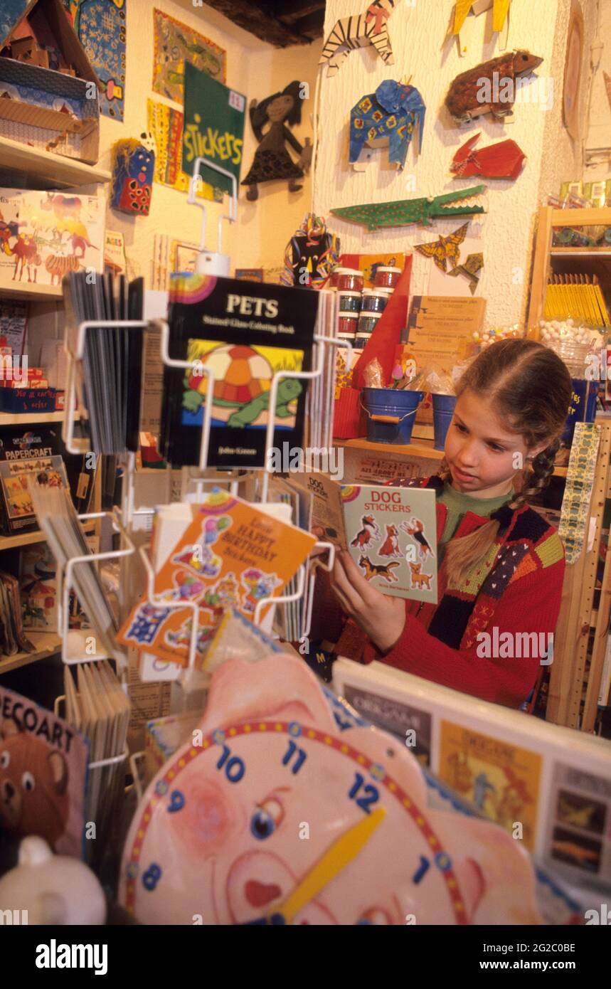 FRANKREICH. PARIS (75) 5E ARR. LA BETE CURIEUSE (SPIELESHOP) Stockfoto