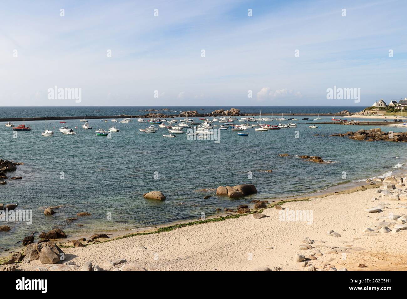 Der Hafen von Porsguen in Plouescat in der Bretagne, Frankreich Stockfoto