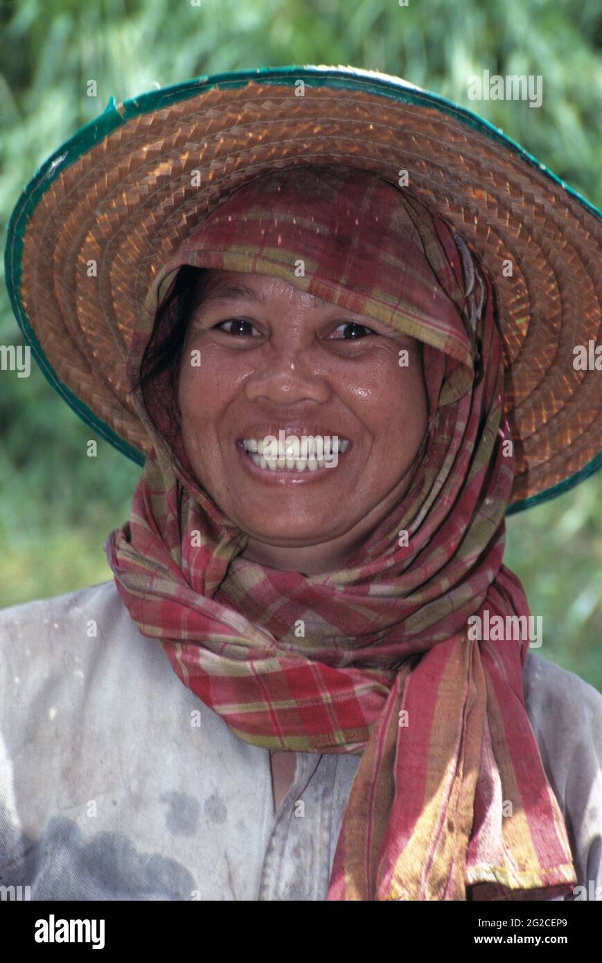 Thailand. Außenportrait einer Reisbauern-Frau. Stockfoto