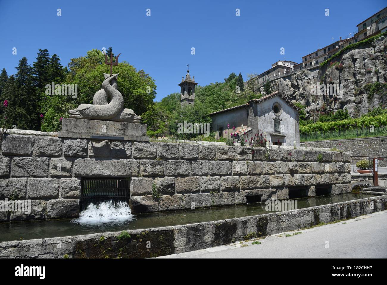 Sbocco d'acqua dalla 'Peschiera' a Santa Fiora (Grosseto - Italia) Stockfoto
