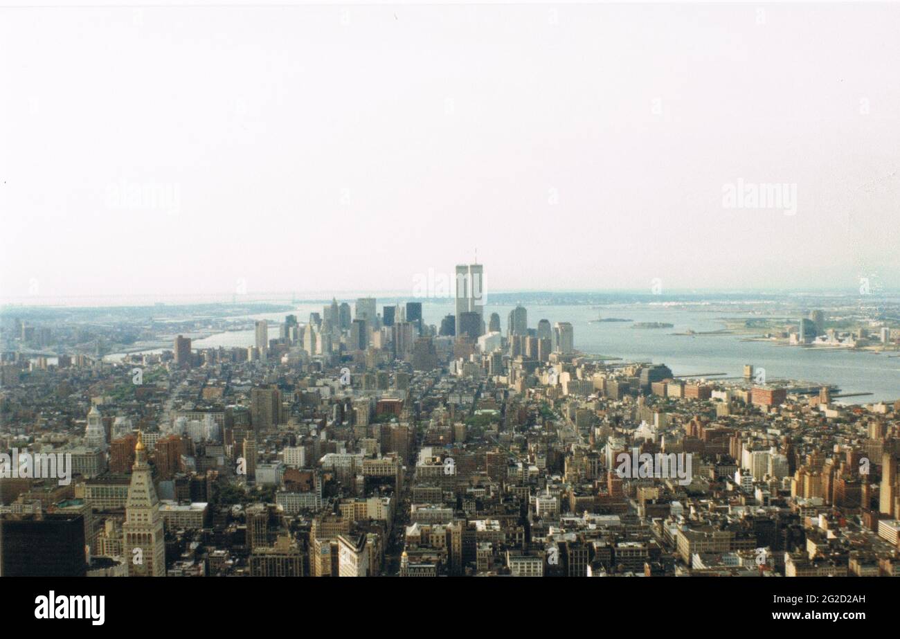 Das World Trade Center in New York vom Empire State Building aus gesehen auf diesem Foto aus dem Jahr 1992 Stockfoto