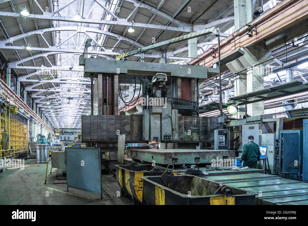 Metallbearbeitungsfabrik. Werkstatt-Werkzeugmaschinen für die Metallbearbeitung. Schwerindustrie. Stockfoto