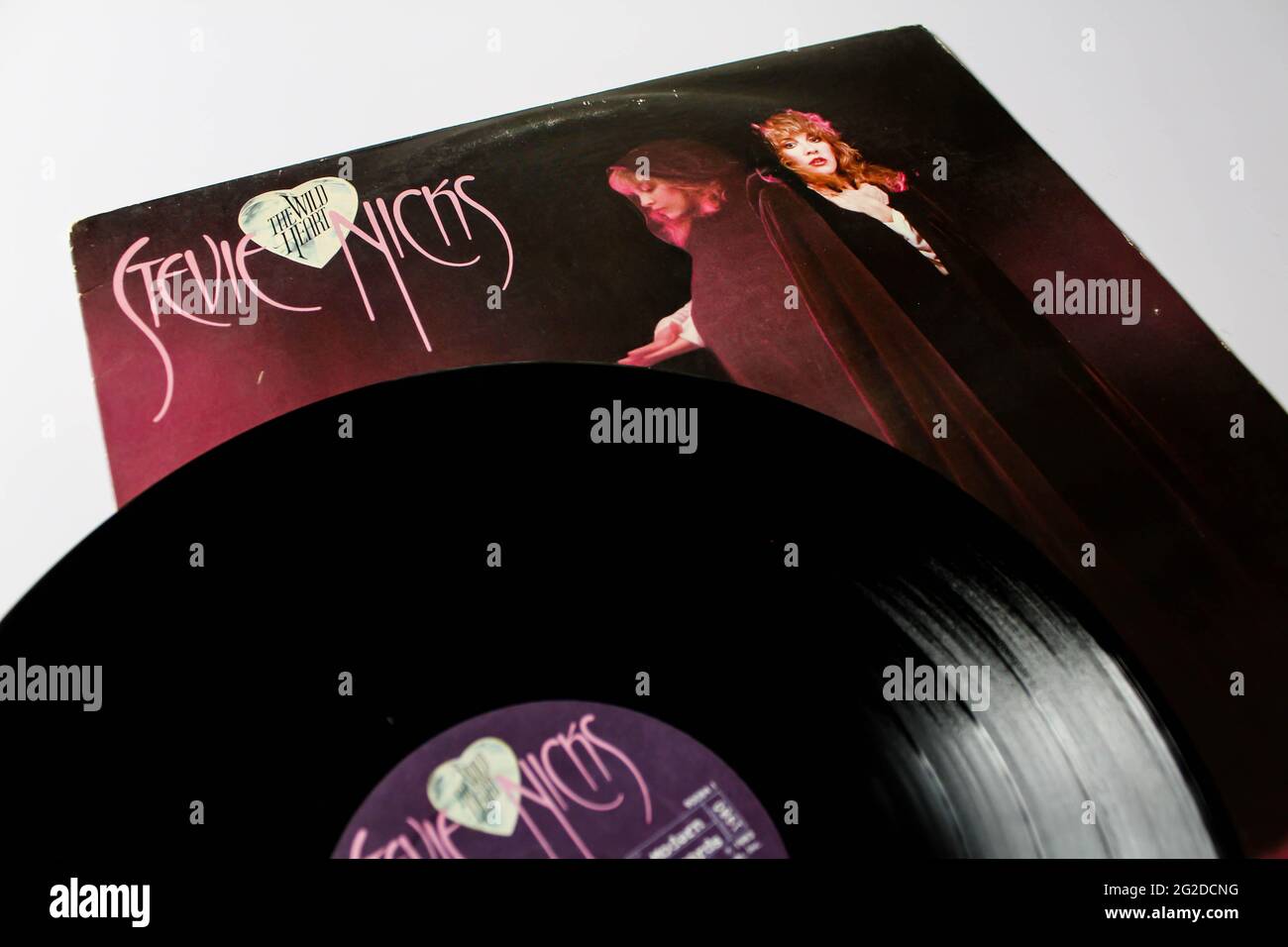 Rock-, Pop-Rock- und Country-Rock-Künstler, Stevie Nicks Musikalbum auf Vinyl-LP-Schallplatte. Titel: The Wild Heart Album Cover Stockfoto