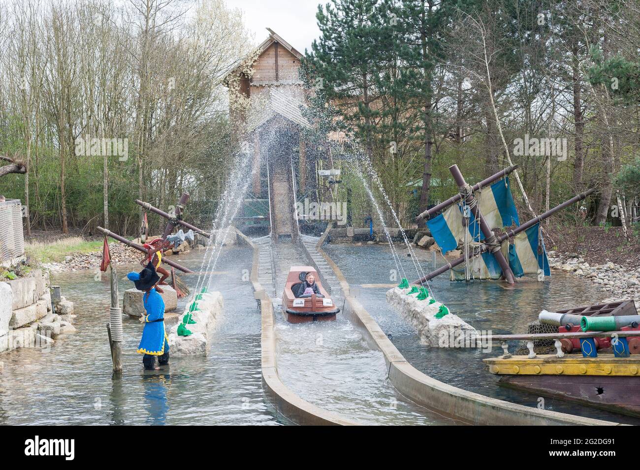 Eine Familie genießt einen Tag im Legoland Windsor Stockfoto