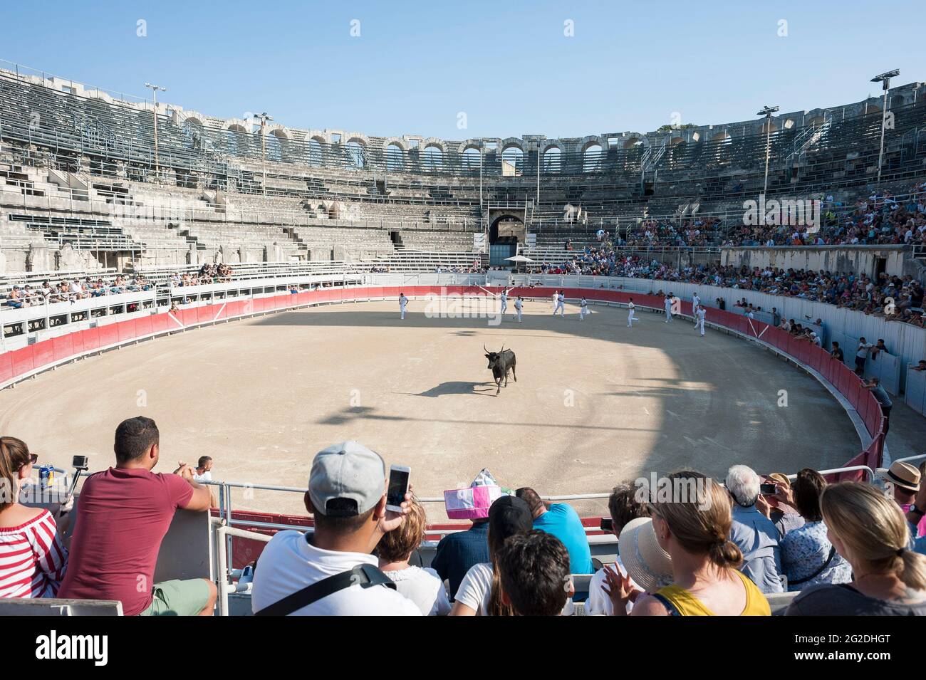 Bilder aus der römischen Arena / Amphitheater in Arles vom Stierkampf-Sport. Stockfoto