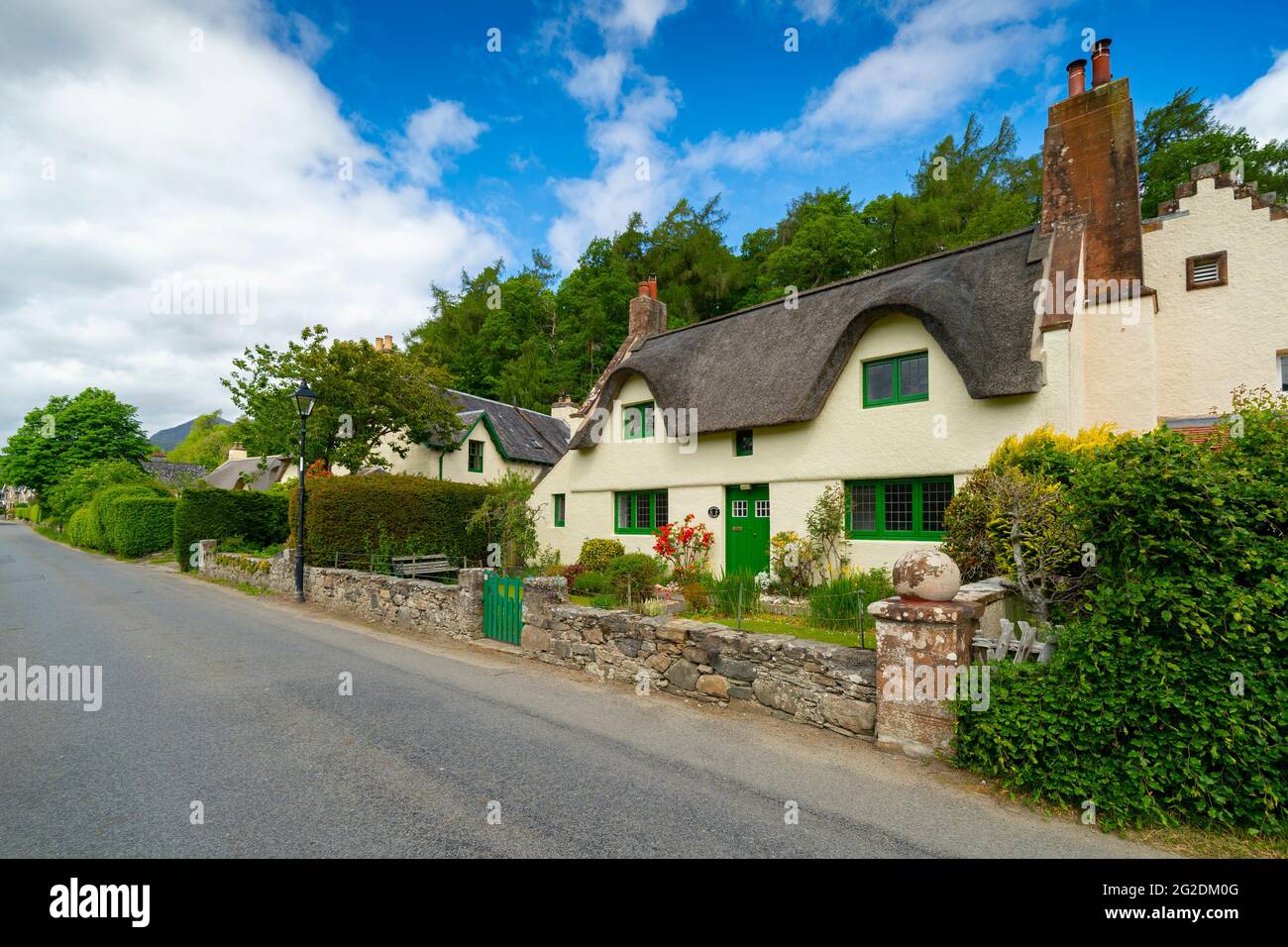 Traditionelles altes Reethaus in Fortingall Village, Glen Lyon, Perthshire, Schottland, Großbritannien Stockfoto