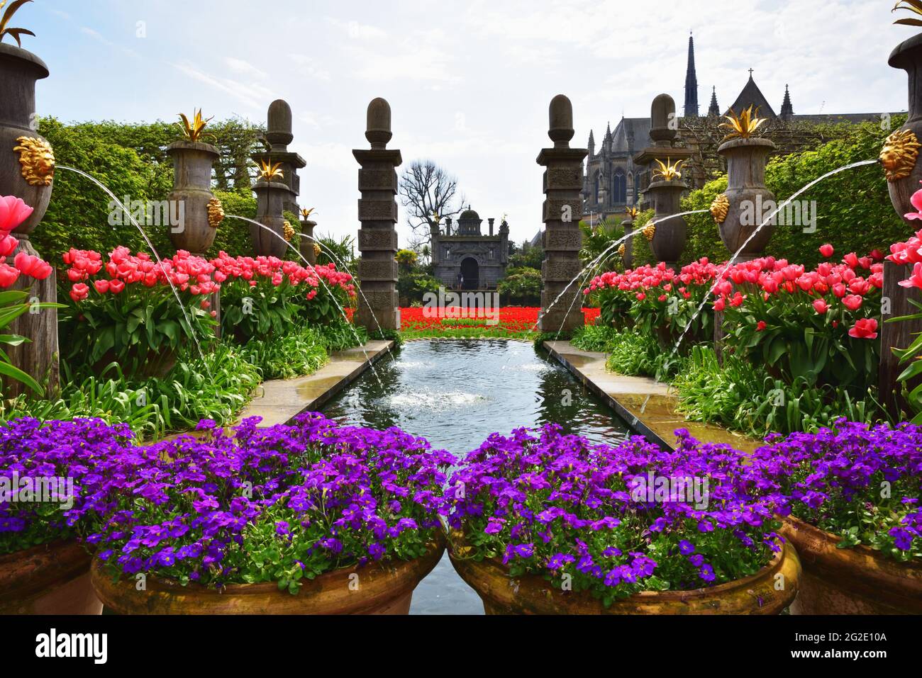 Die Gärten von Arundel Castle, Arundel, West Sussex, während des jährlichen Tulpenfestivals Stockfoto