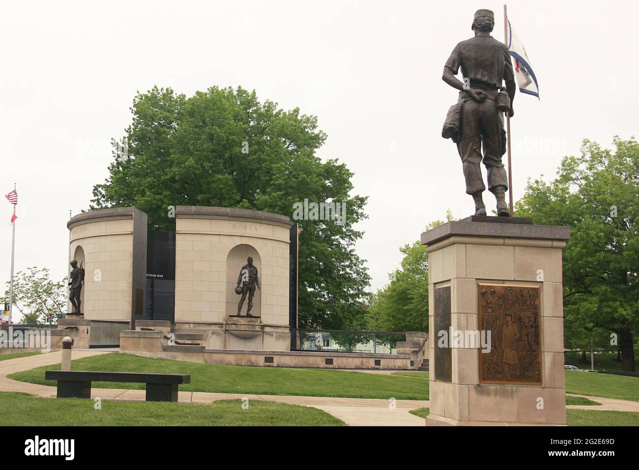 Charleston, WV, USA. West Virginia Veterans Memorial. Hier eine Hommage an die weiblichen Helden und an die Gefallenen im Ersten Weltkrieg und den Koreakrieg Stockfoto