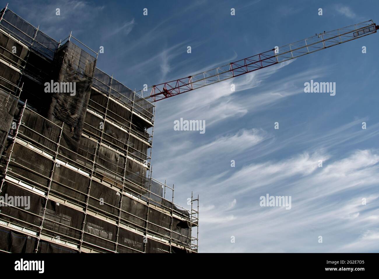 2.Mai 2021. Aktualisierung des Baufortschritts Fotos von der Ostseite des Gebäudes. Arbeitet jetzt in den oberen Etagen der neuen Wohneinheiten in 56-58 Beane St. Stockfoto