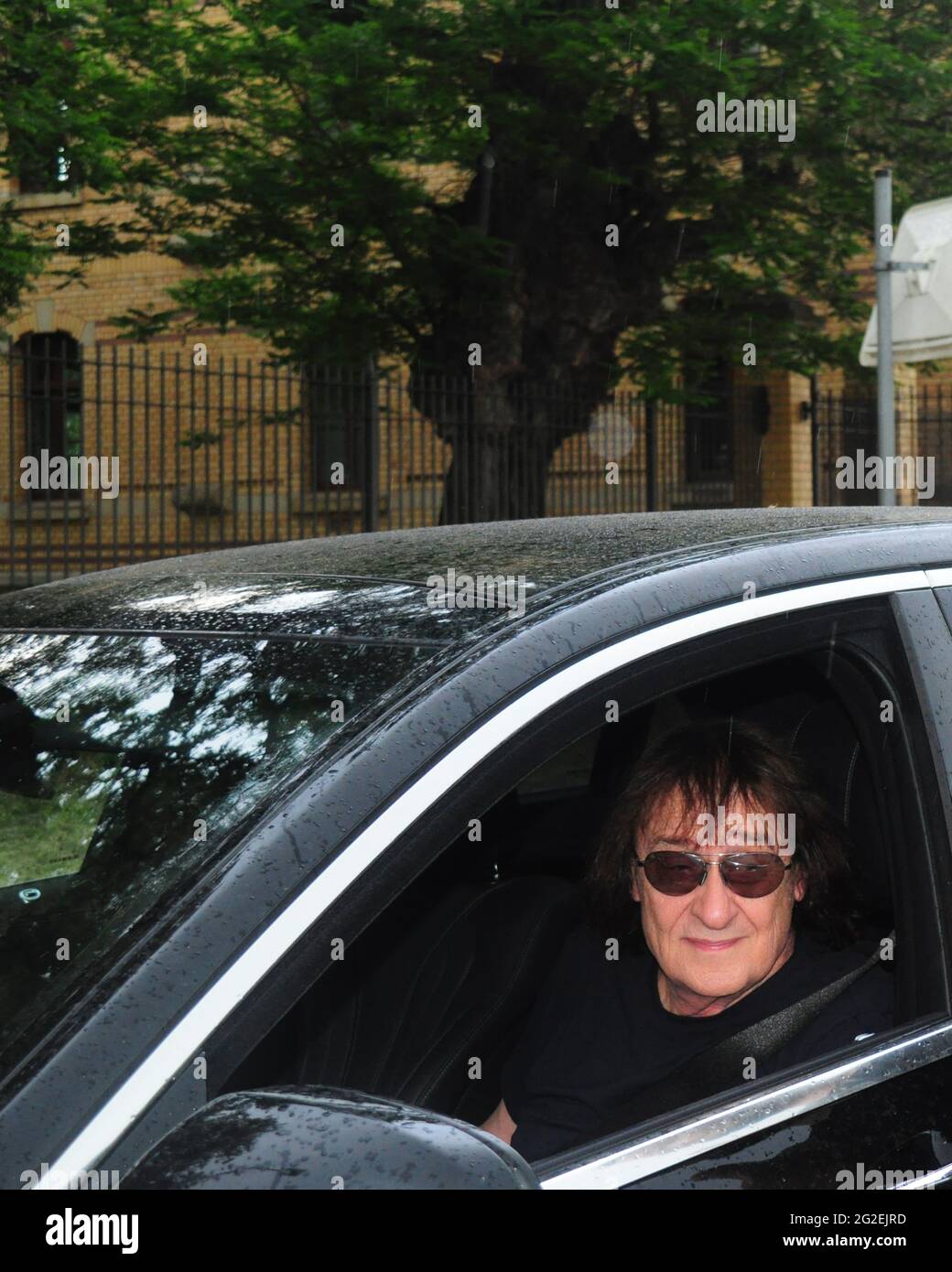 Dieter „Maschine“ Birr (Puhdys) bei der Ankunft zur TV-Sendung „MDR um 4“ im MDR-Studio. Leipzig, 10.06.2021 Stockfoto