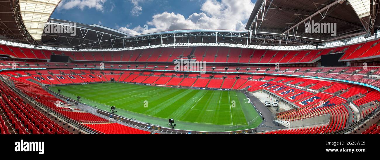 Panoramablick auf das Wembley-Stadion, London, Großbritannien Stockfoto