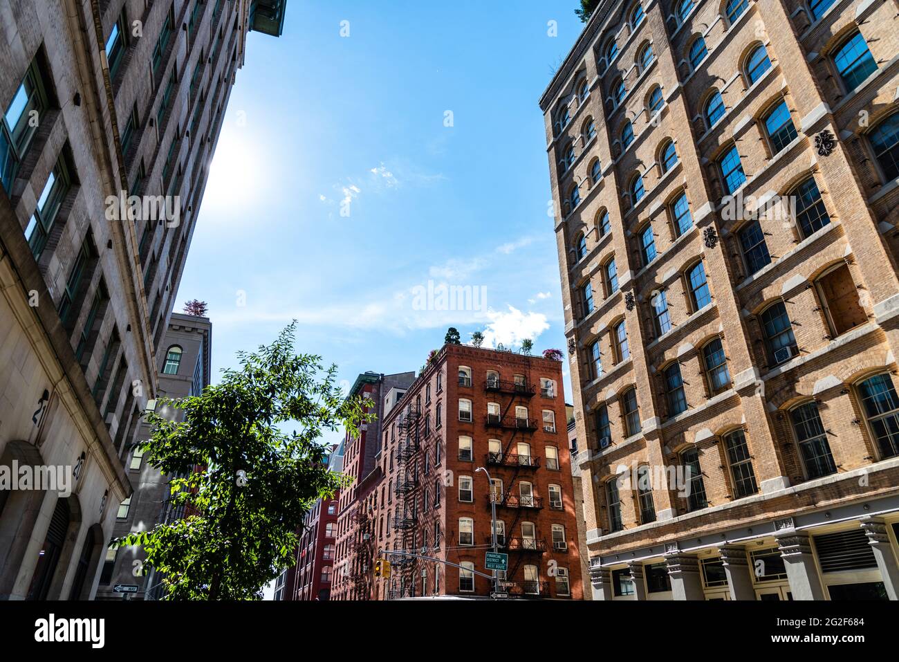 Low Angle View von Luxus Apartment Gebäude in Tribeca North District von New York City Stockfoto