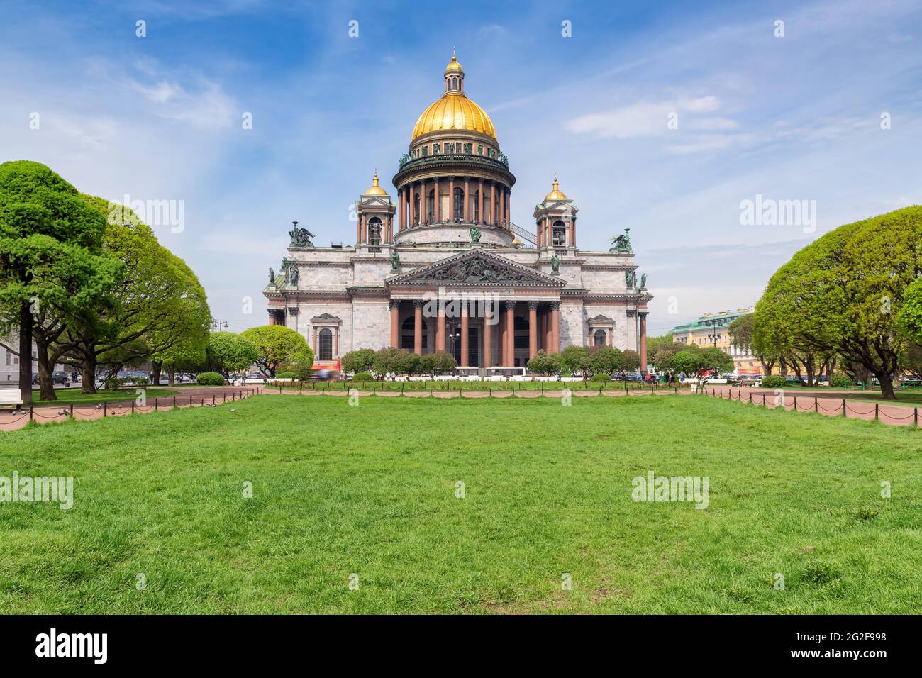 Isaakskathedrale in Sankt Petersburg im Sommer, Sankt Petersburg, Russland Stockfoto