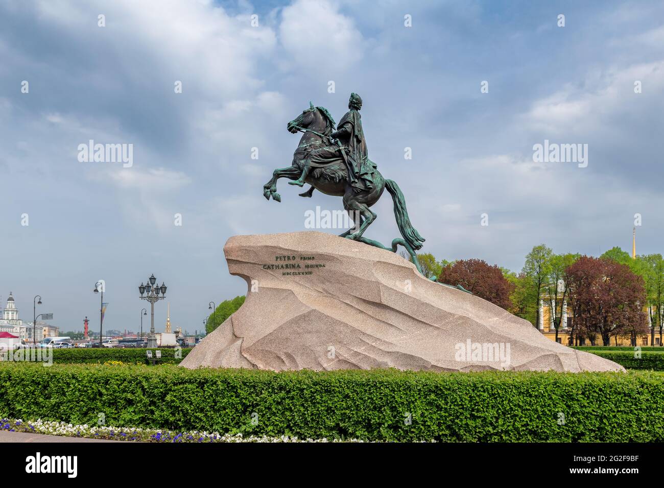 Statue von Peter dem Großen in auf dem Senatsplatz, Sankt Petersburg, Russland. Stockfoto