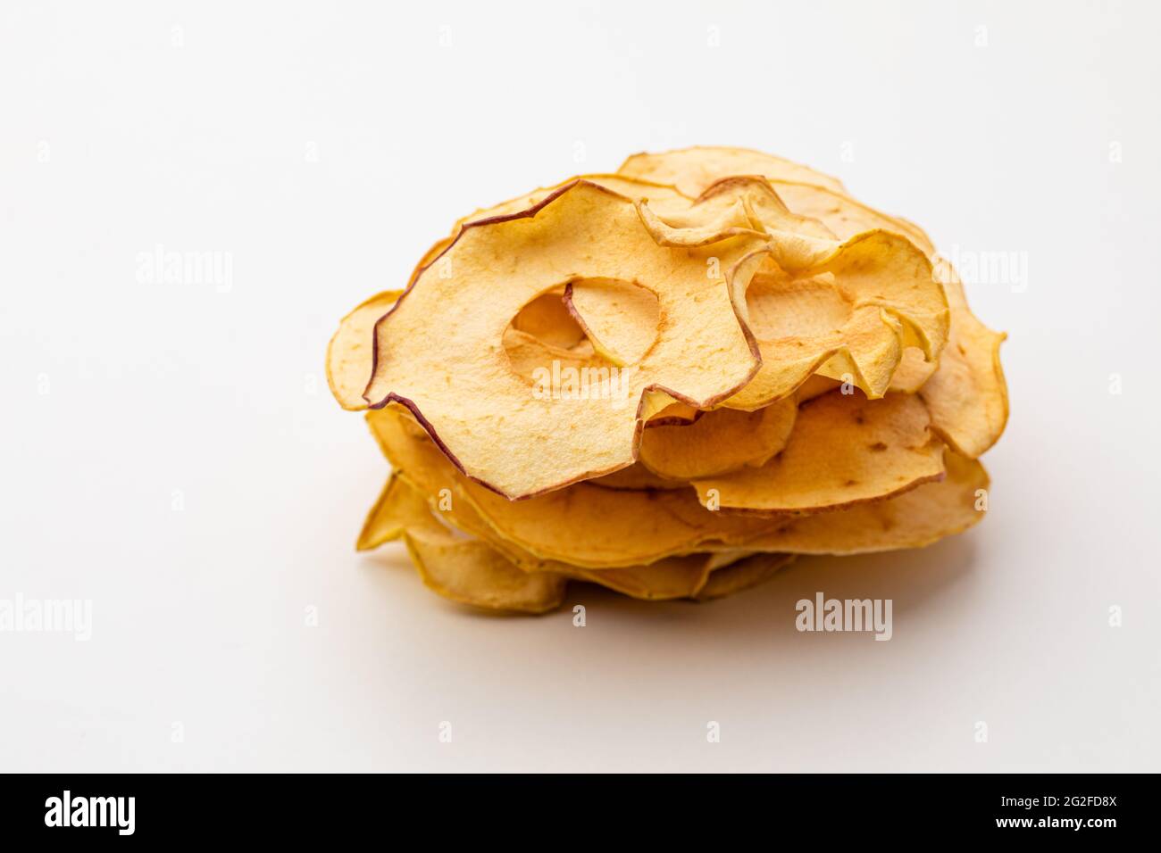 Apfel getrocknete Früchte Haufen aus der Nähe isoliert Stockfoto