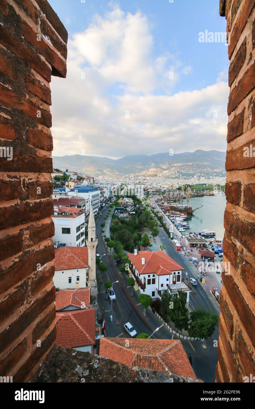 Der historische Kızıl Kule (Roter Turm), Burg auf der Halbinsel Alanya, Mittelmeer, Antalya, Türkei. Stockfoto