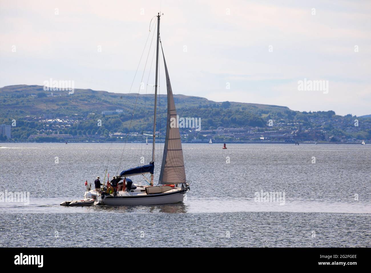 Segelyacht in der Clyde-Mündung, Off Helensburgh, Schottland Stockfoto