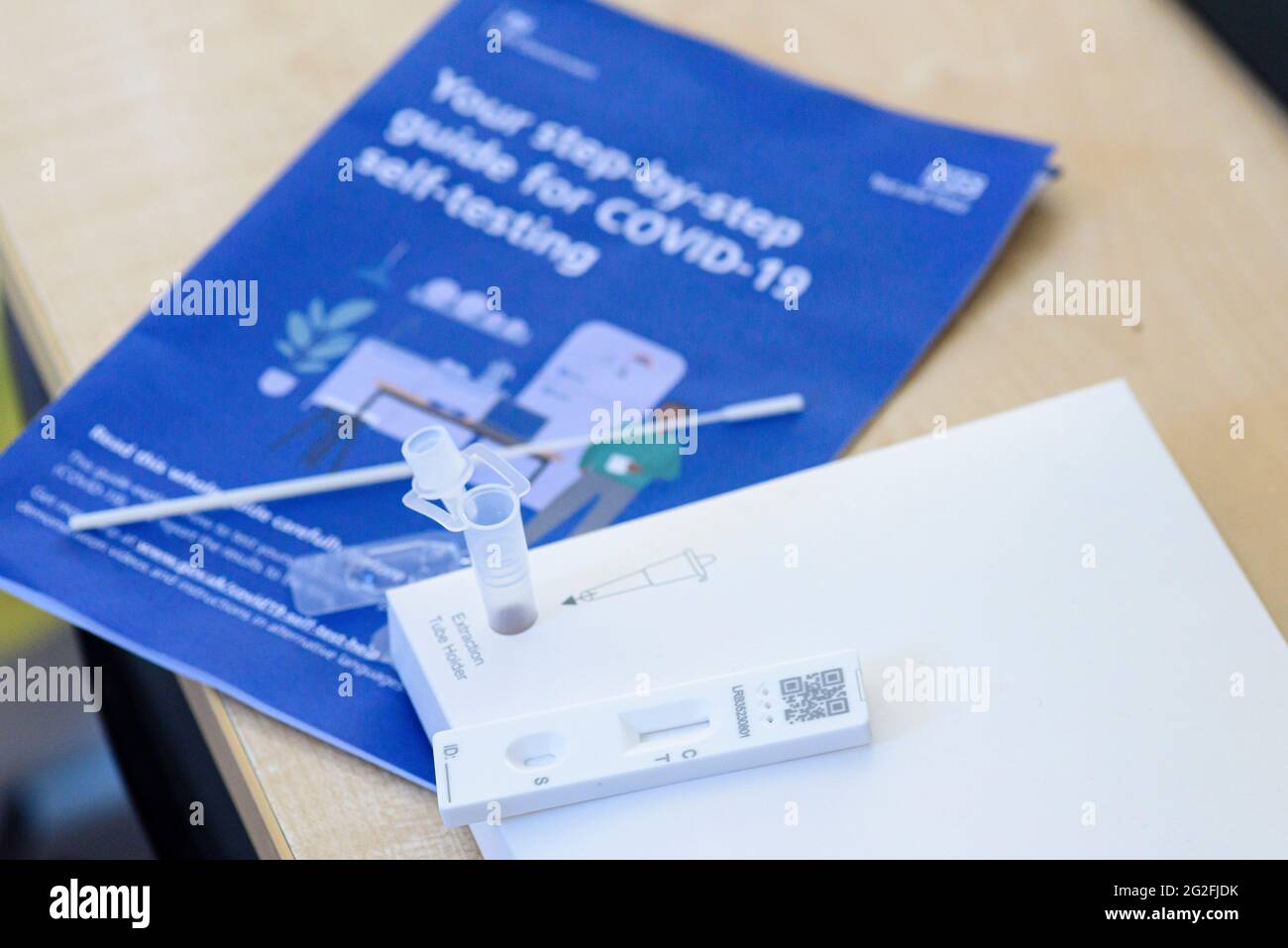 NHS Covid-19 Lateral Flow Home Testkit Stockfoto