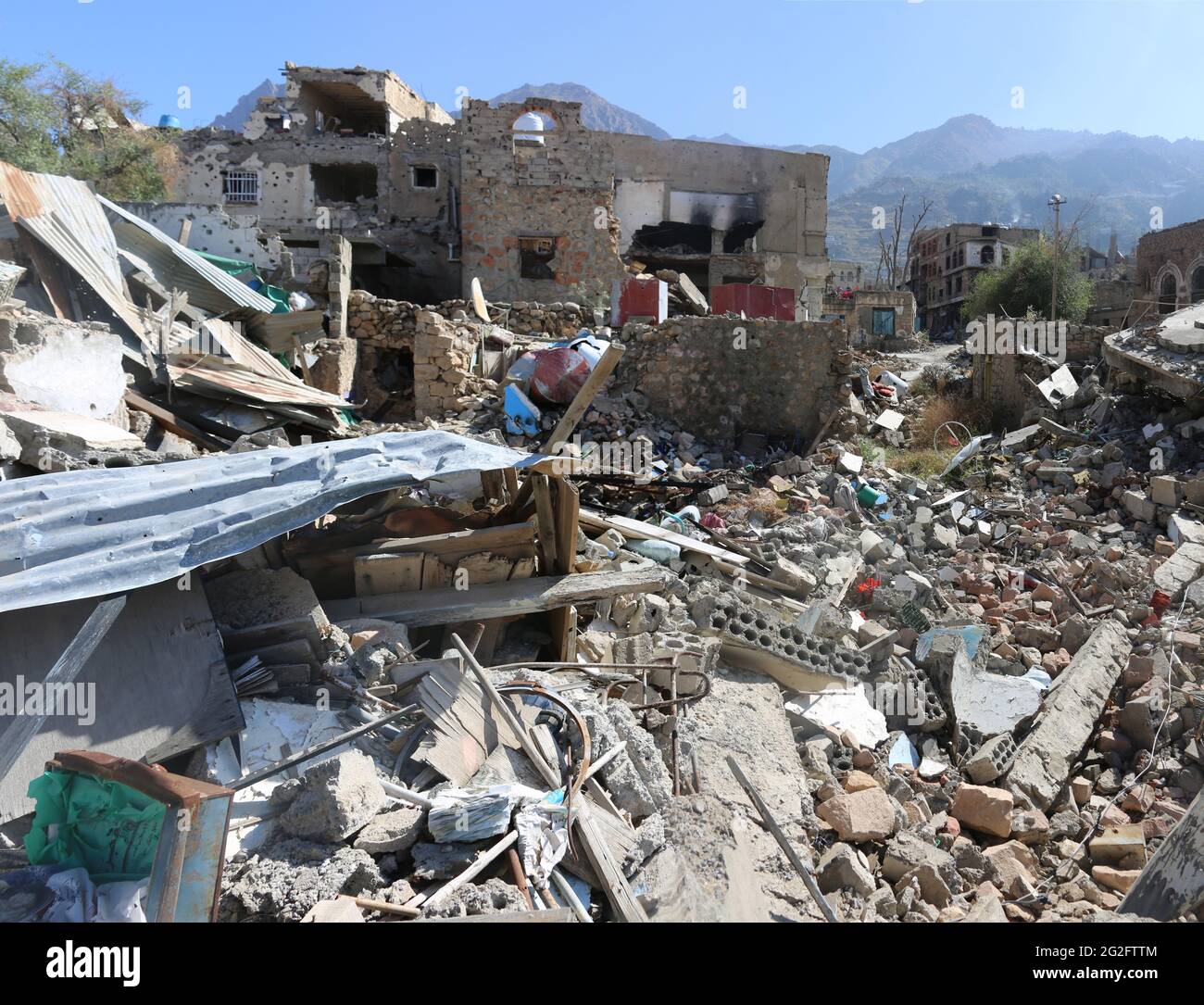 Taiz   Jemen   21 Feb 2017 : jemenitisches Haus wurde durch den Jemen-Krieg zerstört, Taiz Stockfoto