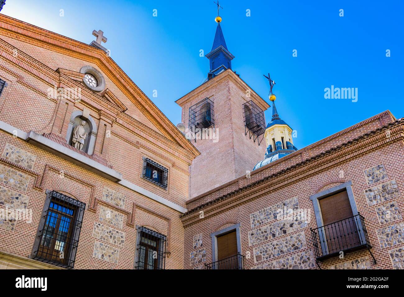 Die Kirche von San Ginés befindet sich in der Calle Arenal. Es handelt sich um eine der ältesten Kirchen Madrids, die 1645 an der Stelle eines Mozarabs erbaut wurde Stockfoto