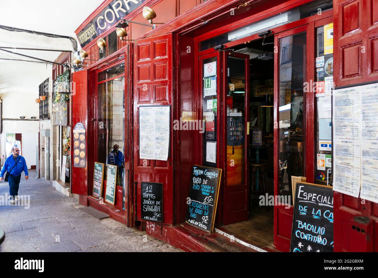 Traditionelle Taverne. Taberna Corrientes, Calle de Toledo. Madrid hat eine wichtige gastronomische Tradition. Viele Restaurants, die die vorbereitet haben Stockfoto