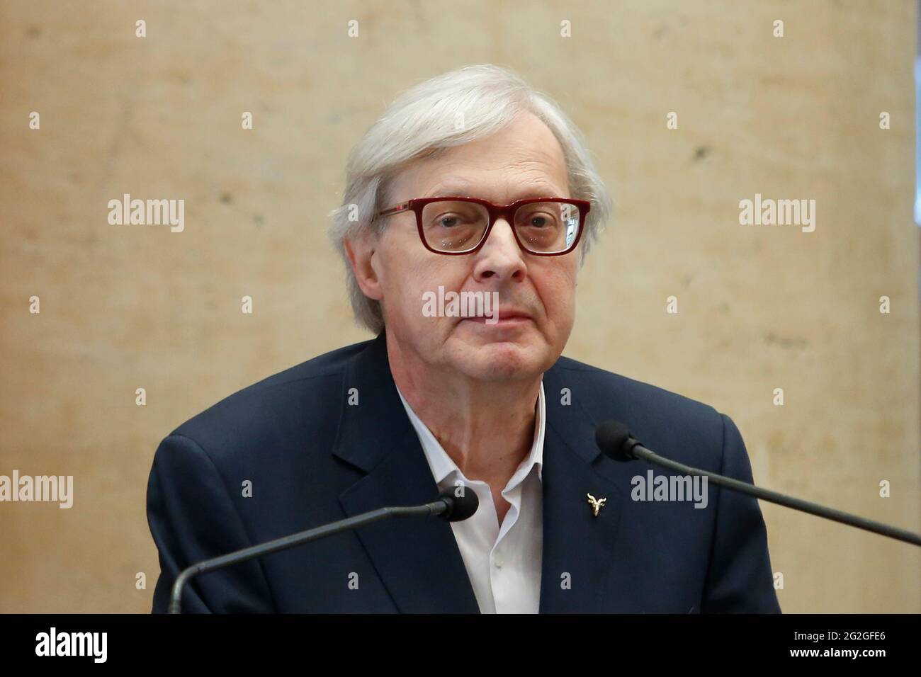 Rom, Italien. Juni 2021. Der Kulturreferent der Gemeinde Rom, Vittorio Sgarbi, während der Präsentation der Kandidaten bei den nächsten Wahlen zum Bürgermeister von Rom für die Mitte-Rechts-Koalition.Rom (Italien), 11. Juni 2021 Foto Samantha Zucchi Insidefoto Credit: Insidefoto srl/Alamy Live News Stockfoto