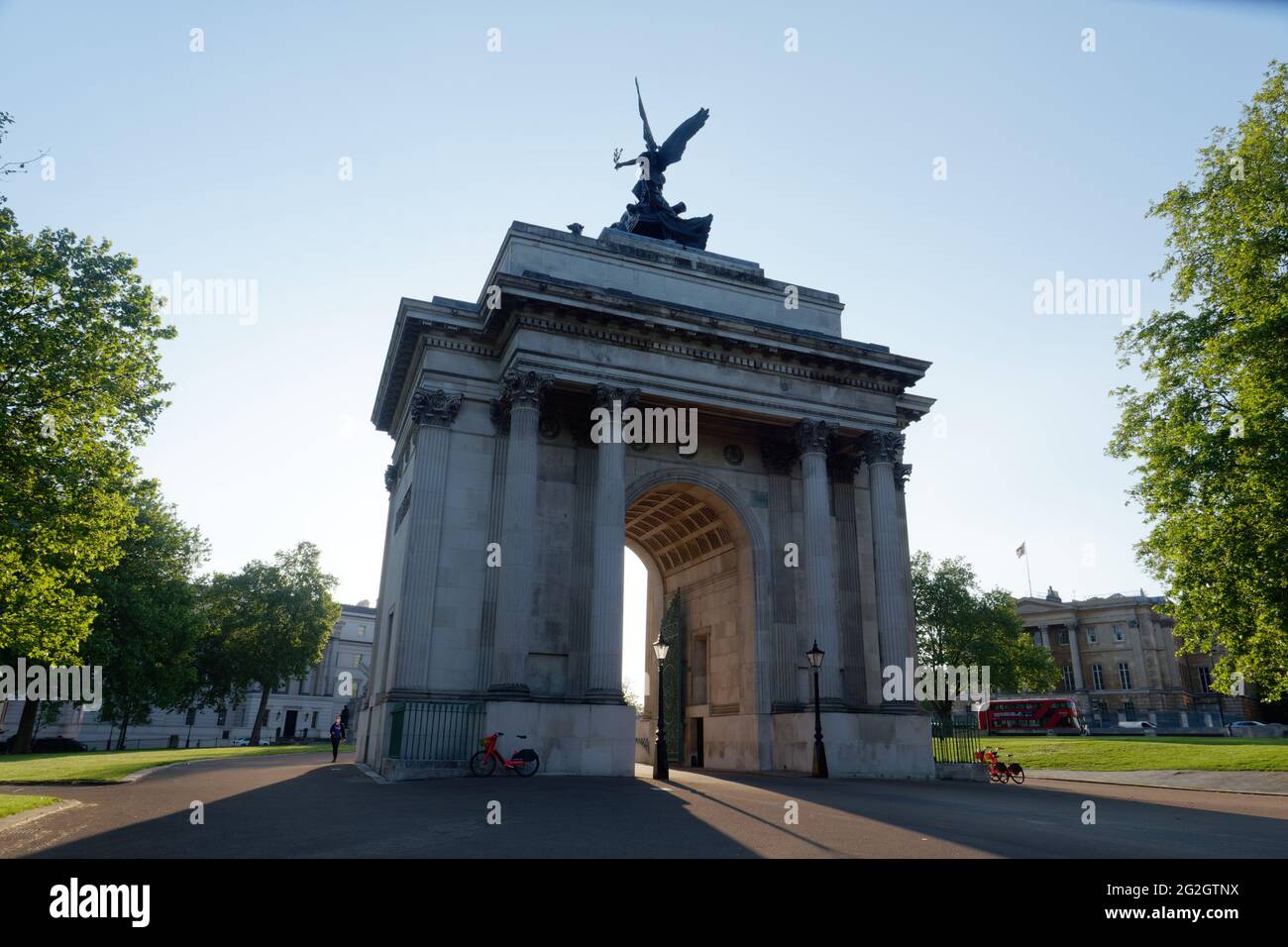 London, Greater London, England - 27. Mai 2021: Wellington Arch aka Constitution Arch in Hyde Park Corner Stockfoto