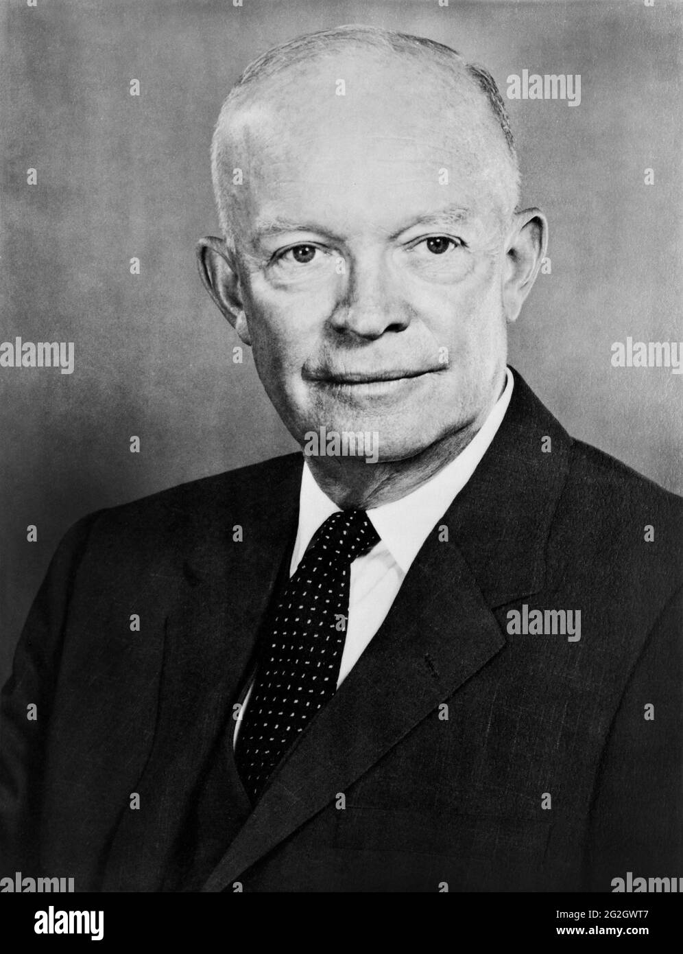Dwight David Eisenhower (1890-1969), 34. US-Präsident, Kopf- und Schulterporträt, 1950er Jahre Stockfoto
