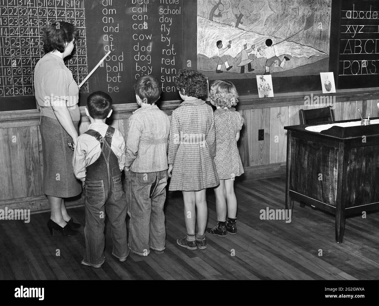 First Grade Children and Teacher, Goodman School, Coffee County, Alabama, USA, Marion Post Wolcott, U.S. Farm Security Administration, April 1939 Stockfoto