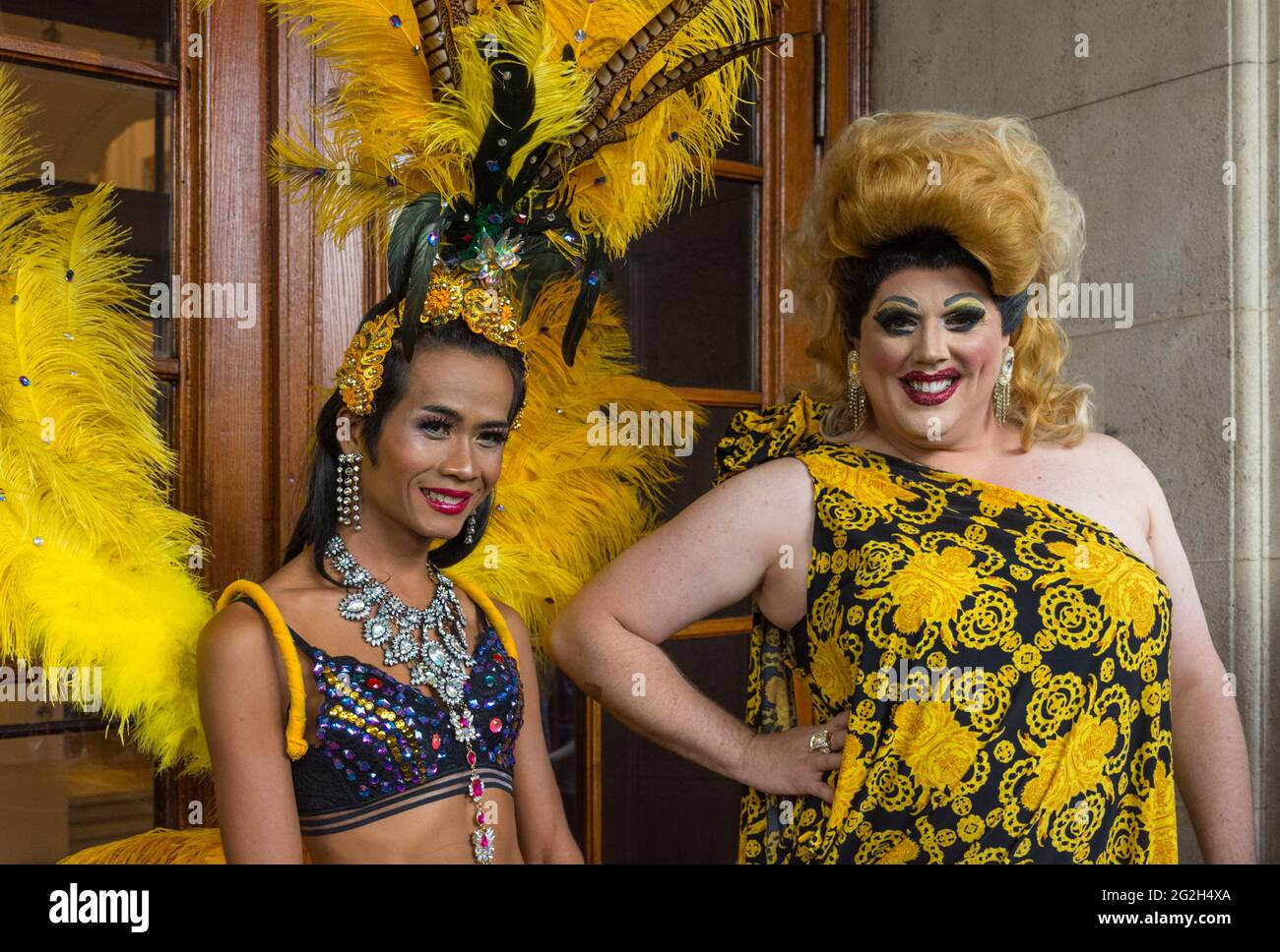 Graz, Österreich - 11. Juni 2021: Glücklich, Menschen bei der jährlichen Gay Parade Stockfoto