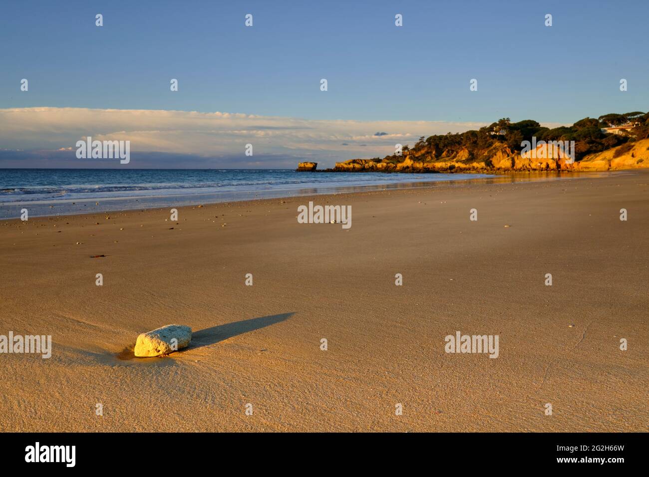 Portugal, Albufeira, Felsenküste Stockfoto