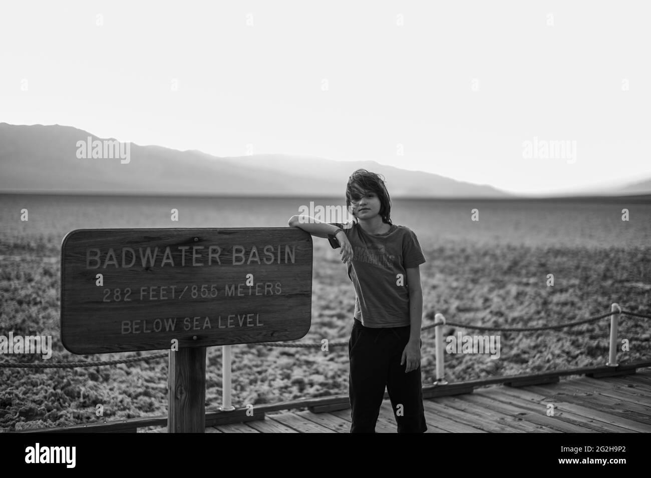 Badwater Basin - 282 Fuß / 85,5 m unter dem Meeresspiegel - im südlichen Bereich des Death Valley National Park, Kalifornien, USA Stockfoto
