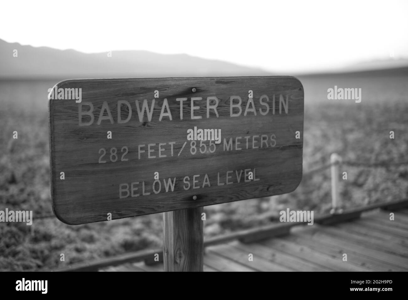 Badwater Basin - 282 Fuß / 85,5 m unter dem Meeresspiegel - im südlichen Bereich des Death Valley National Park, Kalifornien, USA Stockfoto