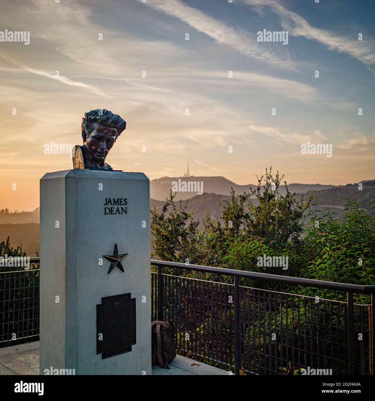James Dean büste im berühmten Griffith Observatory Museum Gebäude auf den Hollywood Hills in Los