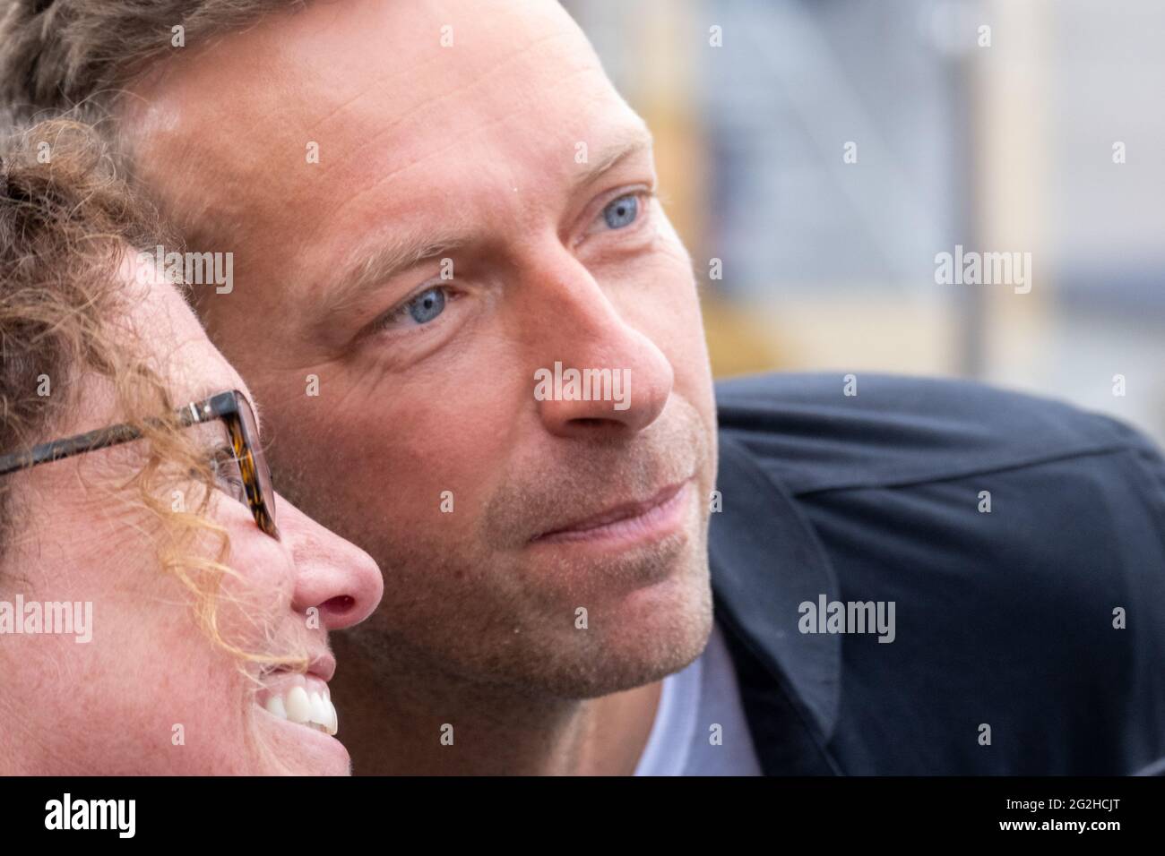 Coldplay In Whitby Abbey Für Radio 1 Großes Wochenende 2021 Stockfoto