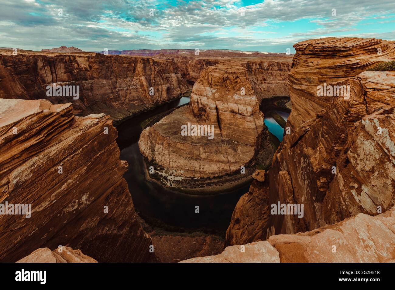 Horseshoe Bend, Colorado River, Arizona, USA am frühen Morgen bei Sonnenaufgang Stockfoto