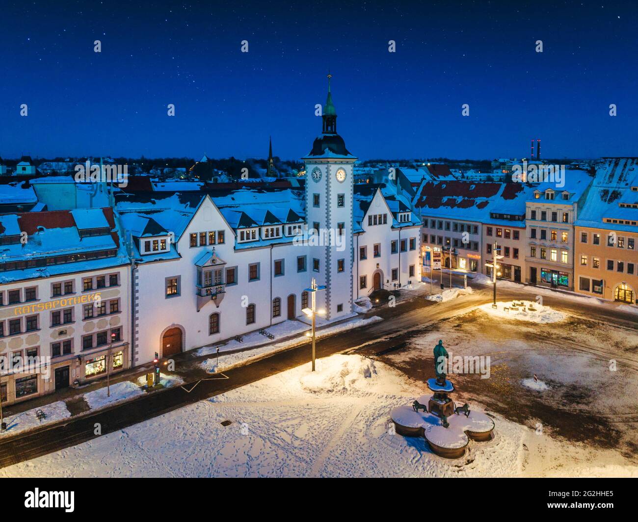Blick auf die nächtliche Silberstadt Freiberg Stockfoto