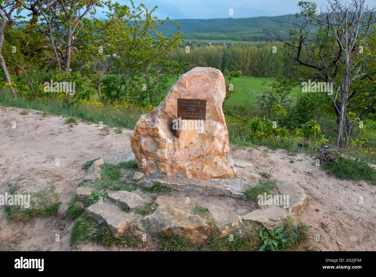 Deutschland, Sachsen-Anhalt, Weddersleben, Gedenkstein für Johann Wolfgang Goethe an der Teufelsmauer im Harz Stockfoto